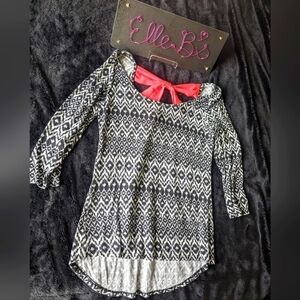EUC Rue21 Black White Patten Top Bow Back M